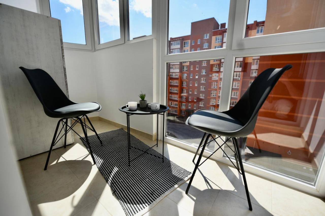 Cozy Apartment Next To The Park Ternopil Exterior photo